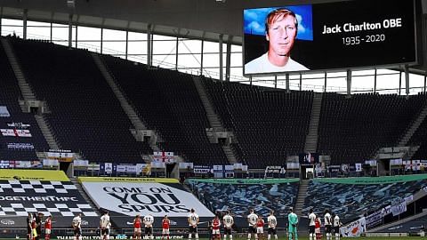 Dunia bola sepak beri penghormatan pada Jack Charlton