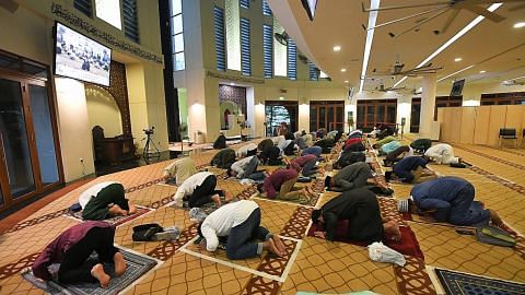 Masjid buka pintu bagi lebih ramai jemaah secara selamat