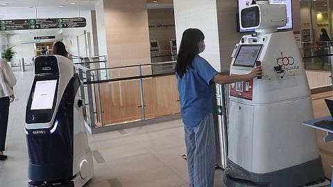 Robot bantu periksa suhu, kesan pengunjung tanpa pelitup