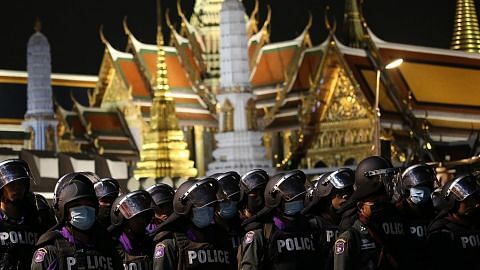 Penunjuk perasaan minta Raja Thai adakan dialog hurai krisis