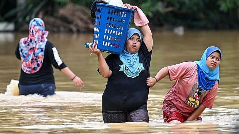 Agong gesa semua pihak bantu mangsa banjir, patuhi peraturan Covid-19