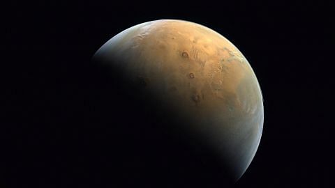 Kapal angkasa UAE kirim gambar pertama planet Marikh