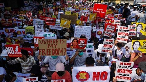 Arus bantahan menentang junta Myanmar berterusan