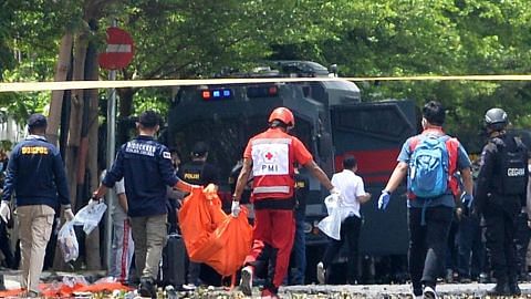 2 pengebom maut dalam letupan di luar gereja Indo