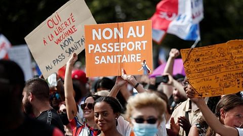 'Pasport vaksin' akan jadi aspek penting kehidupan harian warga Perancis