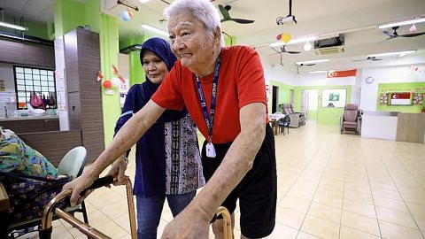 Presiden Halimah gesa warga SG papar empati, bantu mereka yang alami demensia
