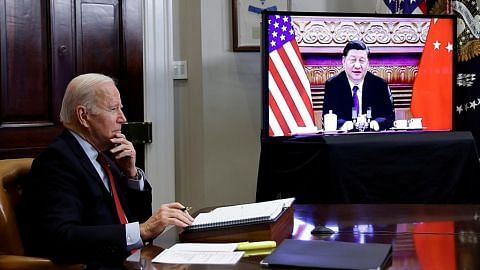Pemimpin Amerika-China saling berbincang: