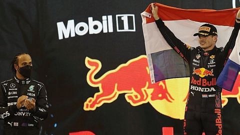 Verstappen tepis Hamilton dalam saingan kontroversial FORMULA SATU (F1): GRAND PRIX ABU DHABI