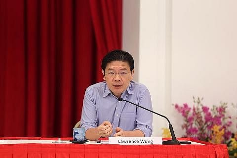 IKRAR BERI YANG TERBAIK: Encik Lawrence Wong berkata antara agenda pasukan 4G ialah terus mendekati rakyat bagi melakukan semakan dasar secara komprehensif untuk meneliti apa yang perlu disesuaikan dan diperbaiki. - Foto MCI