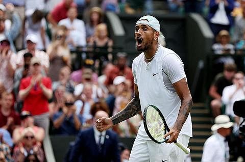 AKSI LEBIH FOKUS: Reaksi Kyrgios selepas menewaskan lawannya untuk melangkah ke suku akhir kejohanan Wimbledon. - Foto REUTERS