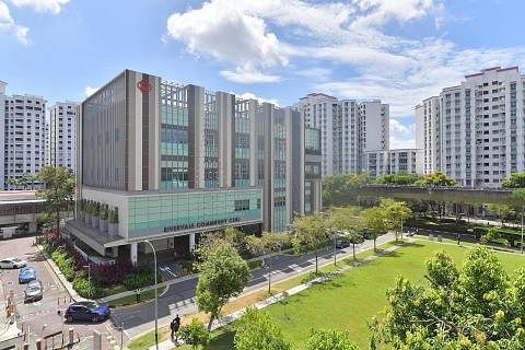 BANGUNAN BARU: Rivervale CC baru terletak bersebelahan Rivervale Plaza, merupakan CC pertama di Singapura yang dibina menggunakan kaedah pembinaan kejuruteraan kayu yang lebih mesra alam. - Foto BM oleh ALPHONSUS CHERN
