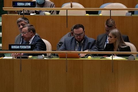 PENGGUNAAN NUKLEAR: Perwakilan dari Russia menghadiri persidangan yang bertujuan mengekang penggunaan senjata nuklear kelmarin.