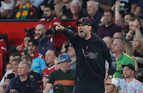 PATUT MENANG: Juergen Klopp berkata pasukannya seharusnya menewaskan Manchester United di Old Trafford. - Foto REUTERS