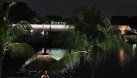 (KIRI) KOLAM MEMANCING: Antara tarikan di taman rekreasi Orto adalah kolam memancing yang dibuka 24 jam sehari.