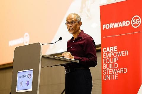 KUKUHKAN KELUARGA: Encik Masagos ketika berucap kepada rakan kongsi masyarakat SG Cares dalam satu sesi rangkaian inisiatif itu, yang diadakan di HomeTeam NS @Khatib semalam. - Foto ZAOBAO