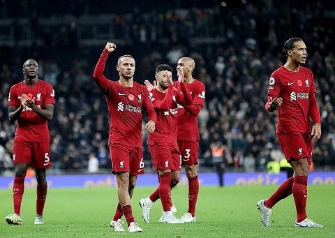 DEPAN CABARAN BESAR: Liverpool berjaya mara ke perlawanan akhir dalam tiga daripada lima penampilan terakhir mereka dalam Liga Juara-Juara. - Foto EPA-EFE DALAM PRESTASI BAIK: Real Madrid adalah pemenang 14 kali Liga Juara-Juara. - Foto EPA-EFE