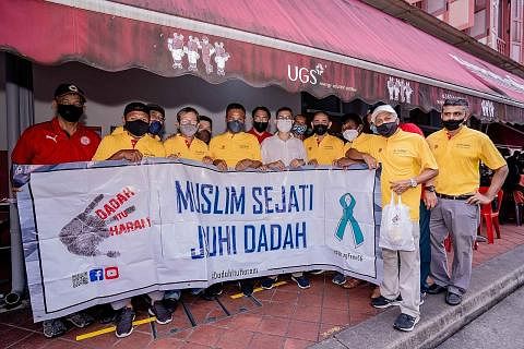 SEMUA TURUT LAWAN: Kempen 'Dadah Itu Haram' adalah salah satu initiatif memerangi dadah di Singapura yang mendapat sokongan kuat daripada masyarakat Melayu/Islam, termasuk oleh Pergas dan masjid. - Foto fail