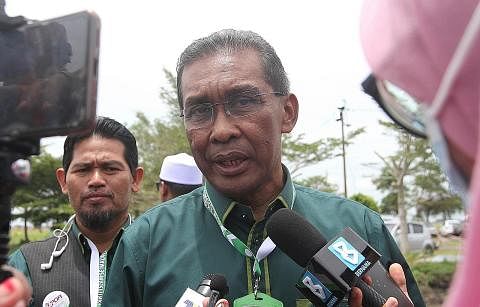TIMBANGKAN TINDAKAN MAHKAMAH: Datuk Seri Takiyuddin berkata PN akan menimbangkan tindakan mahkamah jika Datuk Anwar tidak mendatangkan bukti mengenai dakwaannya. - Foto fail
