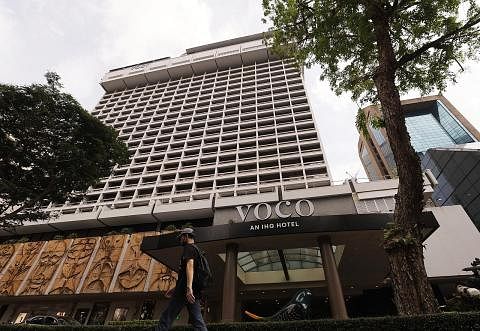 HOTEL BARU: Hilton Singapore lama yang terletak di 581 Orchard Road kini menjadi voco Orchard Singapore. - Foto BH oleh KELVIN CHNG