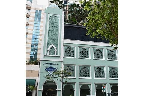 PENINGKATAN MASJID: Masjid Bencoolen yang berusia sekitar 196 tahun telah menjalani projek peningkatan yang dilaksanakan dalam beberapa fasa. Program peningkatan tersebut menelan belanja sekitar $4 juta dan mendapat sokongan Dana Pembinaan Masjid dan Mendaki (MBMF) sebanyak $1 juta, sementara baki $3 juta disumbang jemaah dari serata Singapura. - Foto BM oleh KHALID BABA