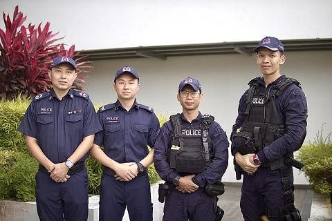 KEKAL TENANG: (Dari kiri): Inspektor Balai (SI) Watson Tan Chiew Sheng; Konstabel Khas Korporal (SC/CPL) Yang Kai Siang; Sarjan (SGT) 3 Muhd Syarhan Zaharin; dan Penolong Superintenden (ASP) Paul Chew Qi Yang. Mereka merupakan pegawai polis yang mena