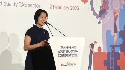 LANGKAH INOVASI: Cik Gan Siow Huang melancarkan ITM 2025 bagi industri TAE yang membentangkan strategi transformasi sektor tersebut semasa Persidangan TAE di Pusat Ekspo dan Konvensyen Sands semalam. - Foto SSG