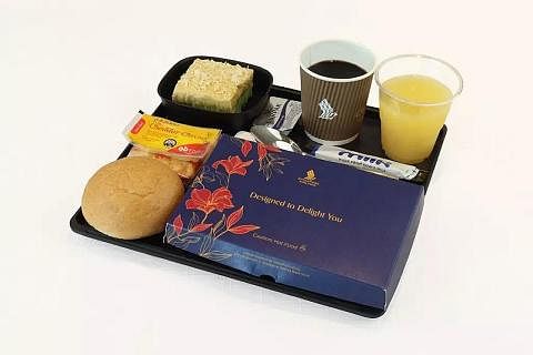 BEKAS BARU: Bekas makanan baru Singapore Airlines (SIA) yang diperbuat daripada kertas dan bukan plastik. - Foto SIA