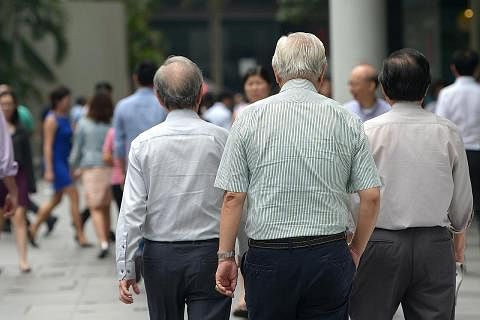 PELAN PENUAAN: Selain pemerintah, majikan, kesatuan dan pertubuhan masyarakat boleh memainkan peranan melakar pelan penuaan di Singapura, di mana menjelang 2030, seorang daripada setiap empat warga Singapura akan berusia 65 tahun ke atas. - Foto fail