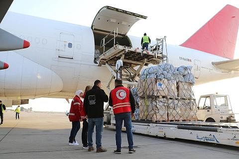 HULUR BANTUAN: Bantuan kemanusiaan Pertubuhan Bangsa-Bangsa Bersatu (PBB) tiba di Lapangan Terbang Antarabangsa Damsyik, selepas gempa bumi di Syria pada 26 Februari. - Foto REUTERS