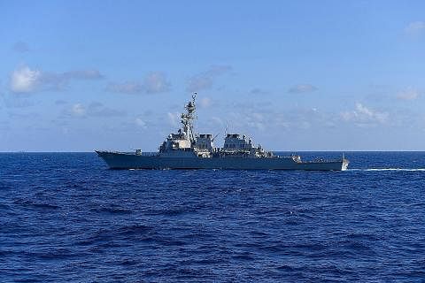 PATUH UNDANG-UNDANG ANTARABANGSA: China dan Amerika pada bulan lalu berdebat mengenai pergerakan USS Milius, yang menurut China telah memasuki perairan wilayahnya di Laut China Selatan berhampiran Kepulauan Paracel. Namun, Tentera Laut Amerika berkat