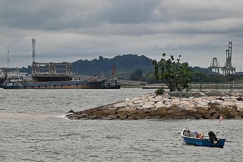 PELABURAN JANGKA PANJANG: Langkah melindungi kawasan pantai Singapura daripada ancaman paras air laut tinggi antara pelaburan merentas generasi memandangkan ia memerlukan tempoh masa panjang untuk dilaksanakan hingga berkesan. - Foto fail