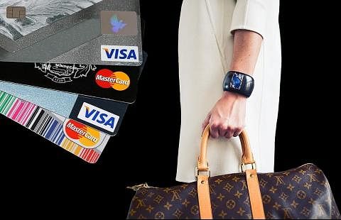 USAH TERJEBAK: Kawal perbelanjaan menggunakan kad kredit dengan membayar penuh perbelanjaan setiap bulan. - Foto PIXABAY