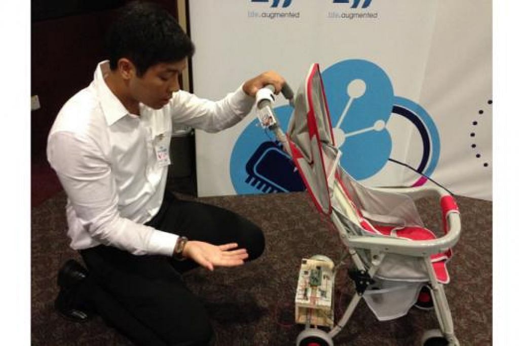PENYERTAAN MENYERLAH: Kereta sorong bayi antigerakan atau dikenali sebagai "Anti-runaway baby stroller" merupakan prototaip ciptaan Encik Muhammad Norhaidar Salim. - Foto JULIANA SHARMINE RIDUAN