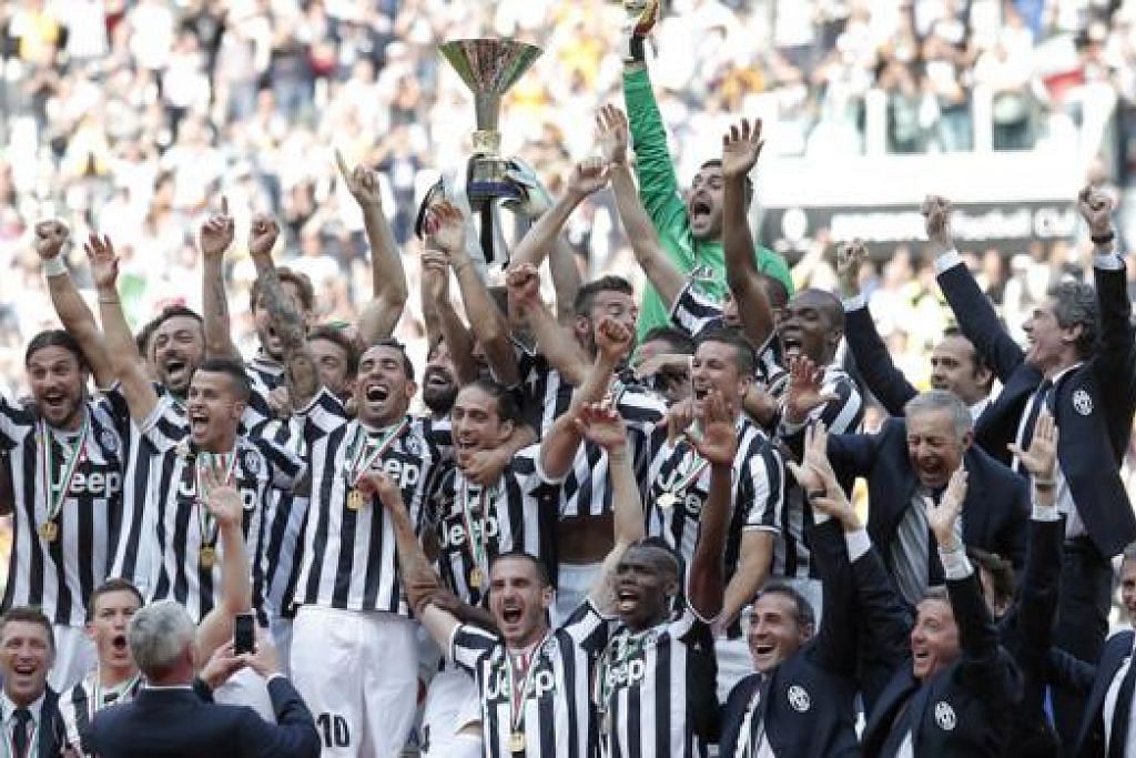 JUARA ITALY KE SINGAPURA 16 OGOS: Juventus memenangi kejuaraan Serie A ke-32 pada hujung minggu lalu dengan mengalahkan Cagliari sambil mencatat rekod pungutan mata terbanyak 102 mata mengatasi rekod 97 mata yang dicatat Inter Milan pada 2007. - Foto AFP