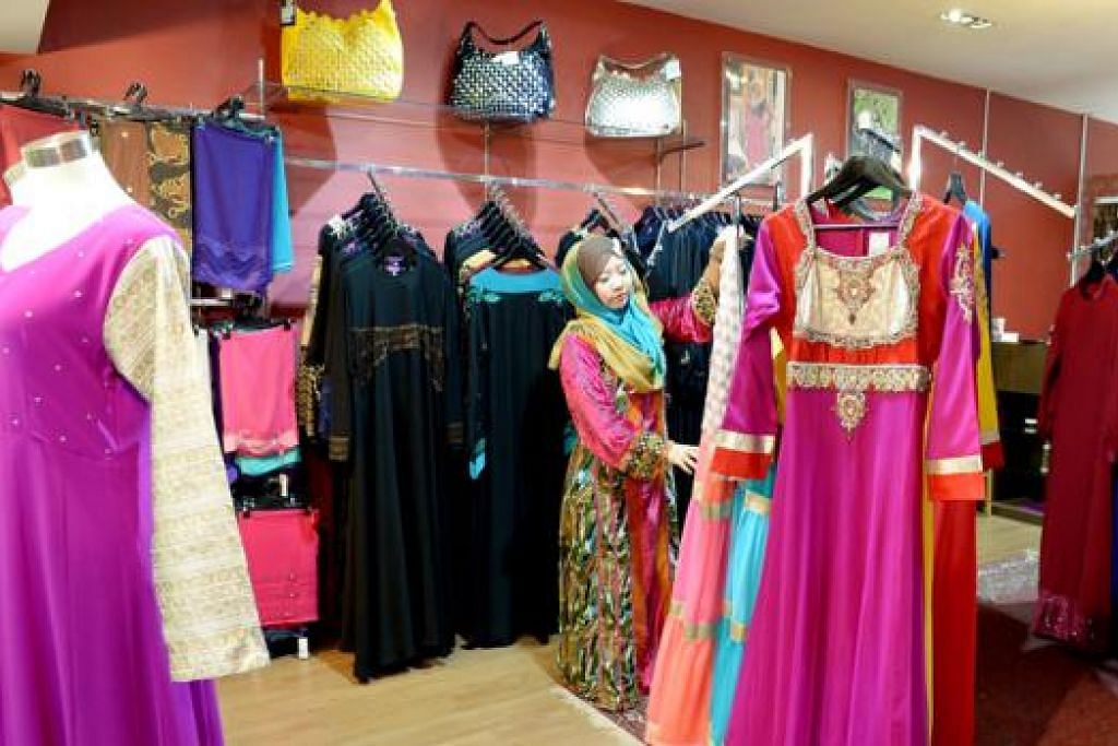 AURAH BOUTIQUE: Jalabiya dan abaya adalah antara koleksi utama baju raya Aurah Boutique tahun ini.