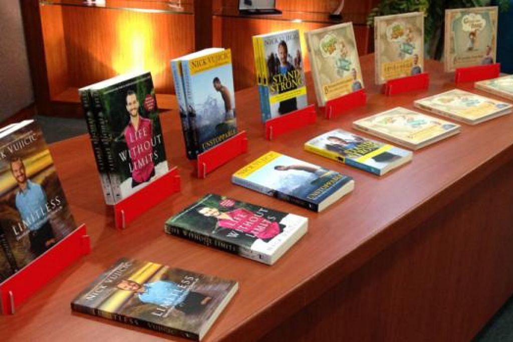 MOTIVASI DAN HARAPAN: Koleksi buku yang ditulis Encik Nick Vujicic, penceramah motivasi antarabangsa, bertujuan mengajak pembaca agar jangan mudah berputus asa.