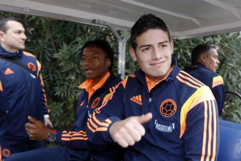 HARAPAN PASUKAN: Bintang midfield Colombia, James Rodriguez (kanan), turut mempunyai sentuhan berbisa melalui percubaan-percubaannya dari tendangan percuma. - Foto REUTERS