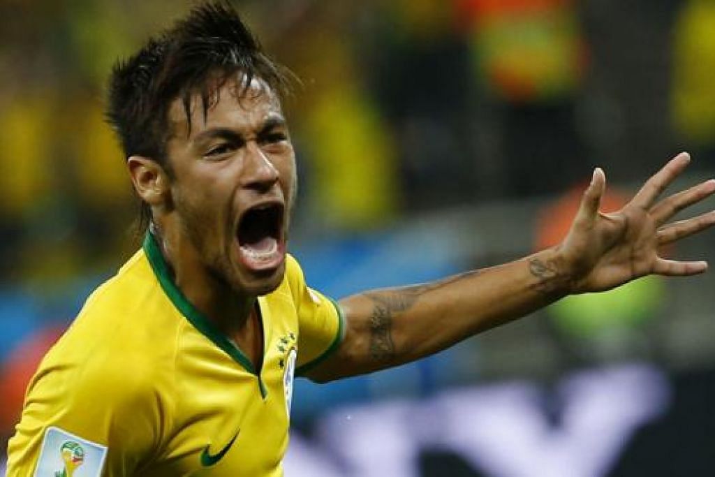 MERAYAKAN KEJAYAAN MENJARINGKAN GOL: Neymar menjadi wira yang menyelamatkan Brazil daripada dimalukan Croatia. - Foto REUTERS