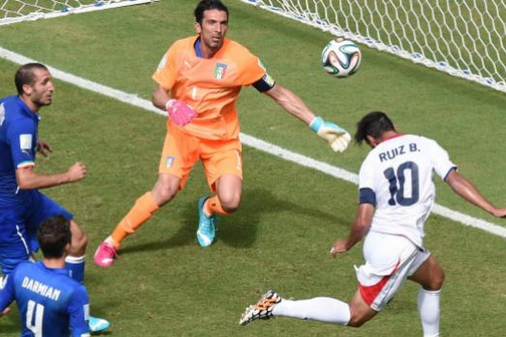 Bryan Ruiz meraihkan gol kemenangan Costa Rica yang dijaringkannya dalam minit ke-44.
