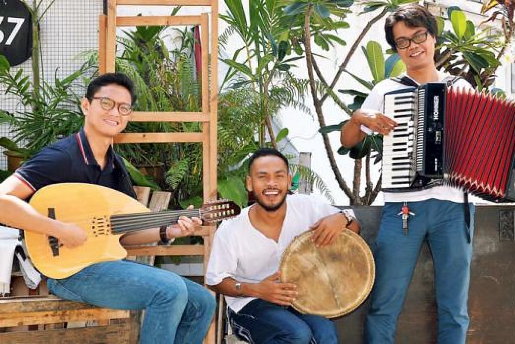 Trio riuhkan muzik tradisional, Berita Gah! - BeritaHarian.sg