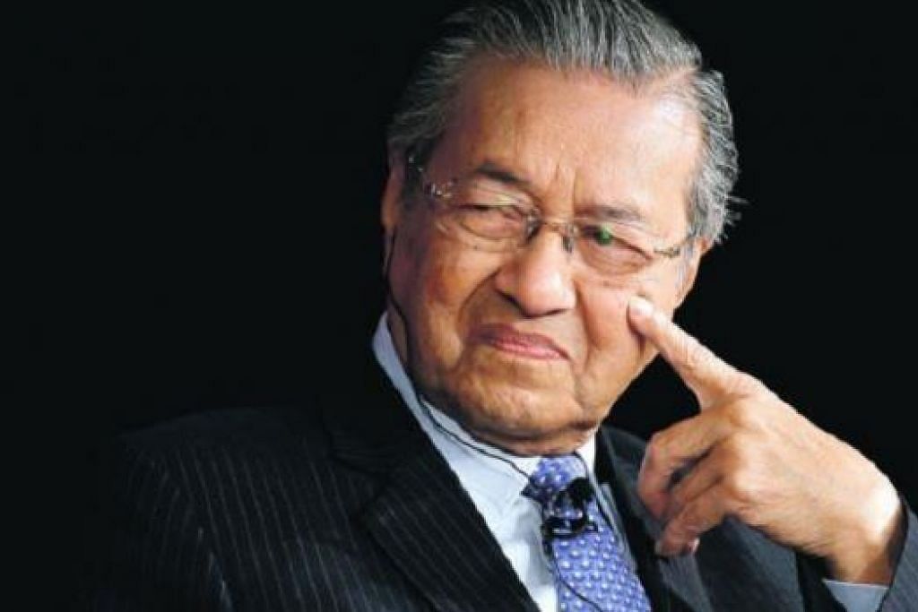TERIMA UNDANGAN: Tun Dr Mahathir Mohamad akan menghadiri perhimpunan agung Umno pada 8 Disember ini. - Foto mStar Online