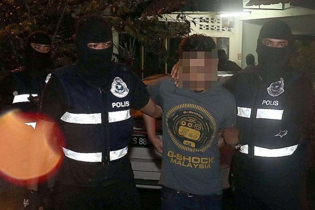 Suspek ditahan di enam negeri, termasuk Kelantan dan Selangor (di atas). Tangkapan terbaru itu membawa kepada lebih 250 bilangan orang yang ditangkap oleh polis Malaysia sejak akhir 2013 kerana disyaki mempunyai hubungan dengan ISIS. 
