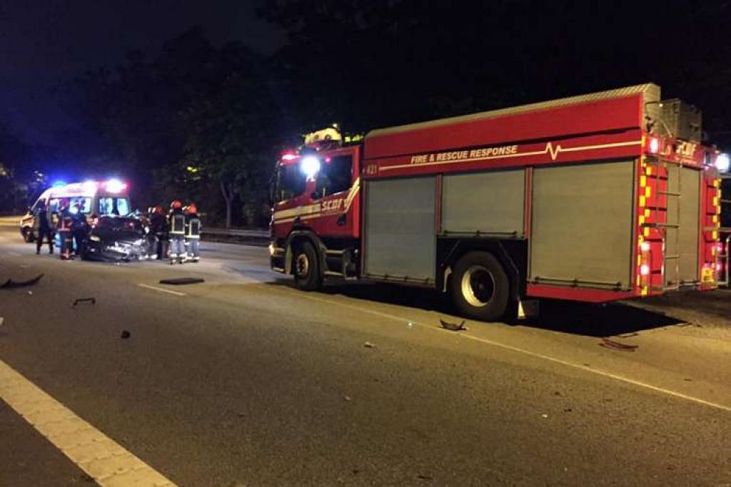 Kemalangan di PIE mengarah ke Changi dekat susur keluar Upper Jurong Road pada 2 November yang menyebabkan seorang pemandu maut di tempat kejadian. 