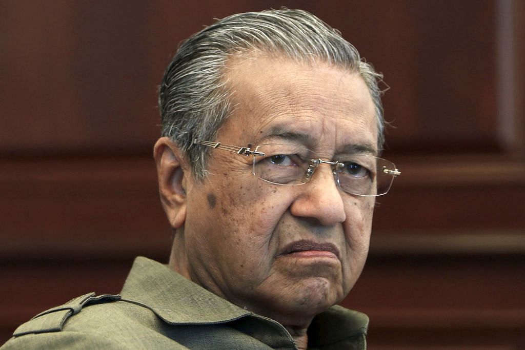 Mahathir keluar Umno