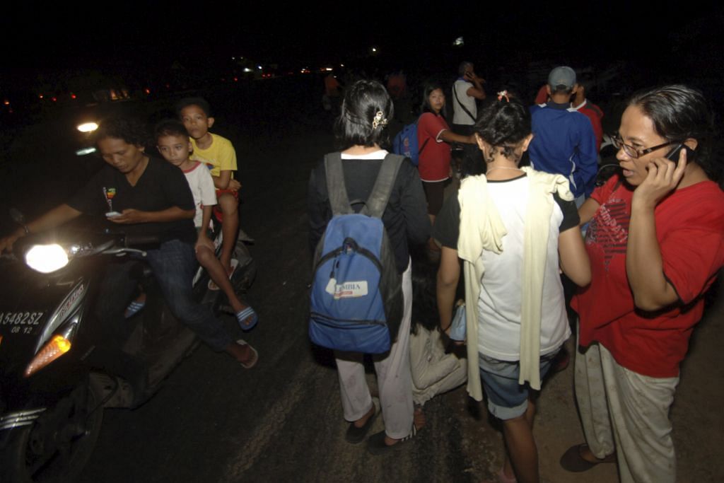 GEMPA DI INDONESIA Gegaran gempa kuat dirasai hingga ke M'sia dan S'pura