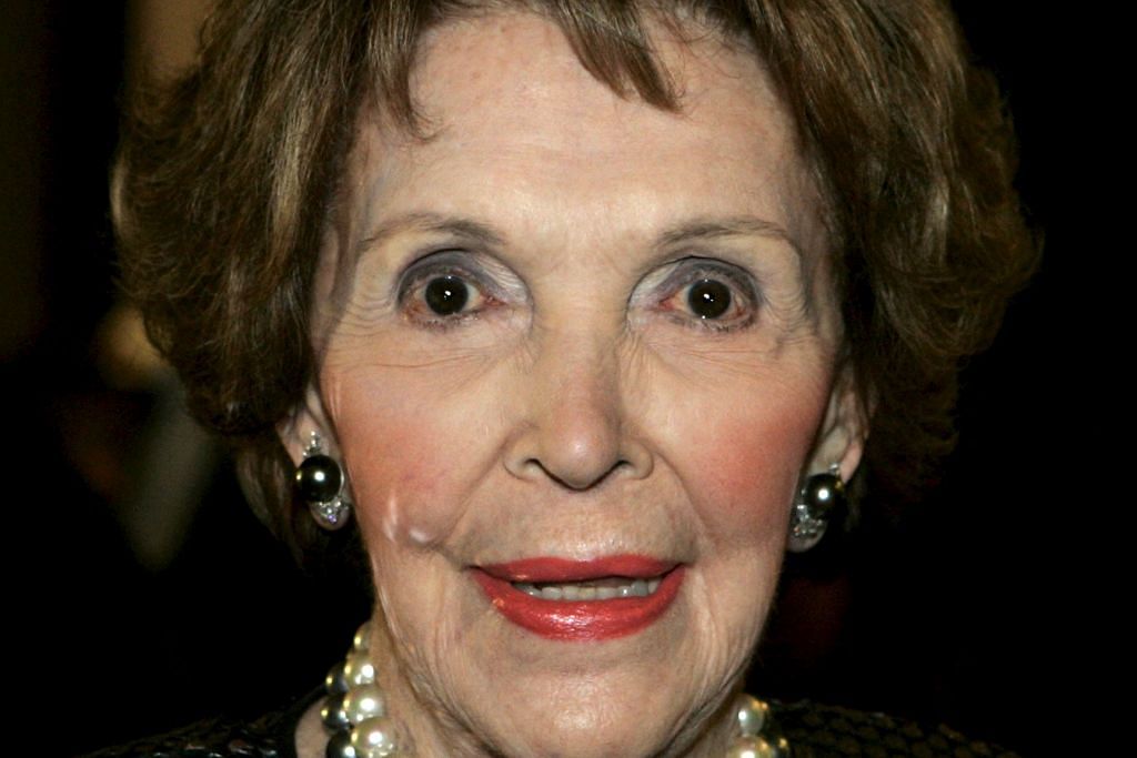 Mantan Wanita Pertama AS Nancy Reagan meninggal