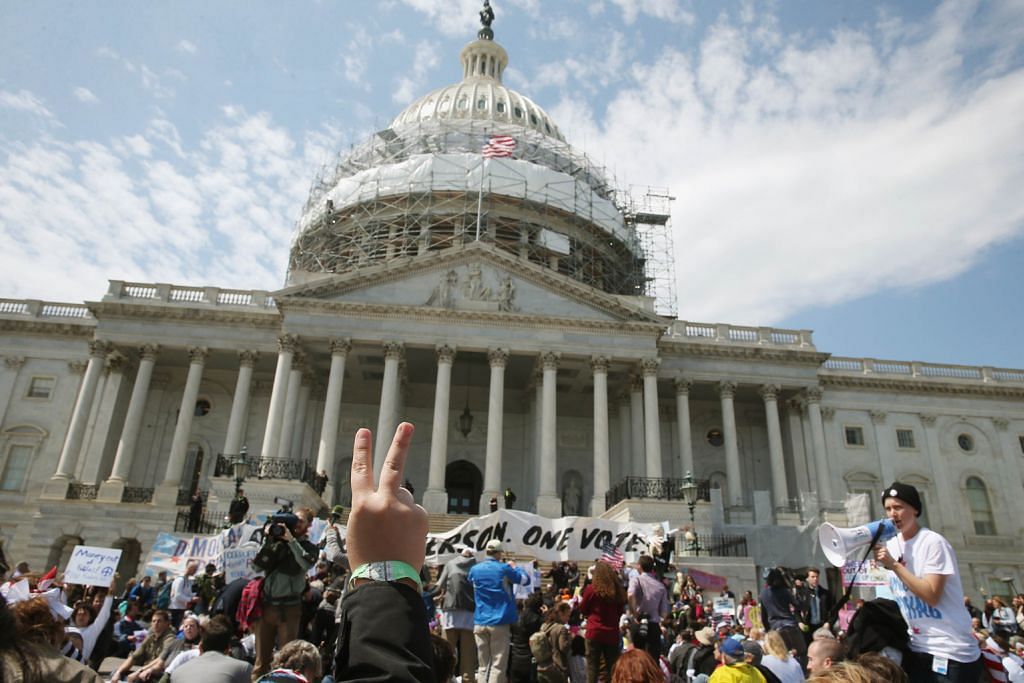 400 ditahan di AS bantah rasuah dalam politik