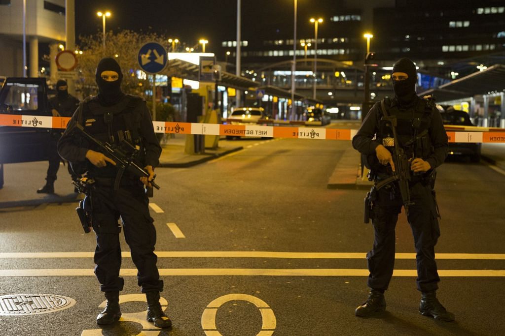 Lelaki diberkas, polis Belanda kawal lapangan terbang