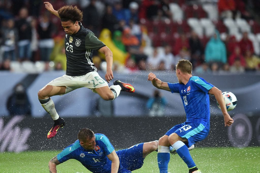 Jerman tampak goyah dengan pasukan muda PERSIAPAN EURO 2016