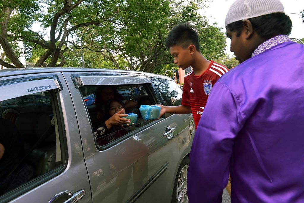 Sambutan menggalakkan pada hari pertama bubur masjid ...